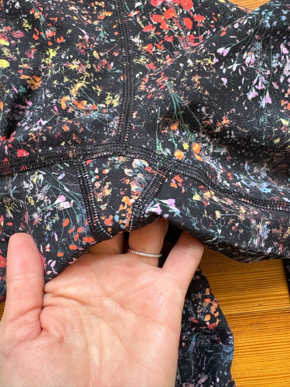 Black MultiColor Floral Spray | lululemon athletica | High-Rise Leggings | 28” - Picture 6 of 7